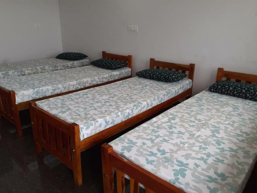 M G Cottage & Dormitory Гокарна Экстерьер фото